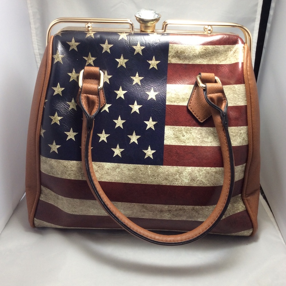 La Terre NWOT vegan handbag